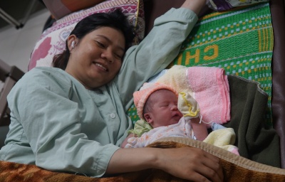 Em bé đầu tiên “xông đất” Bệnh viện trong năm “Heo vàng”